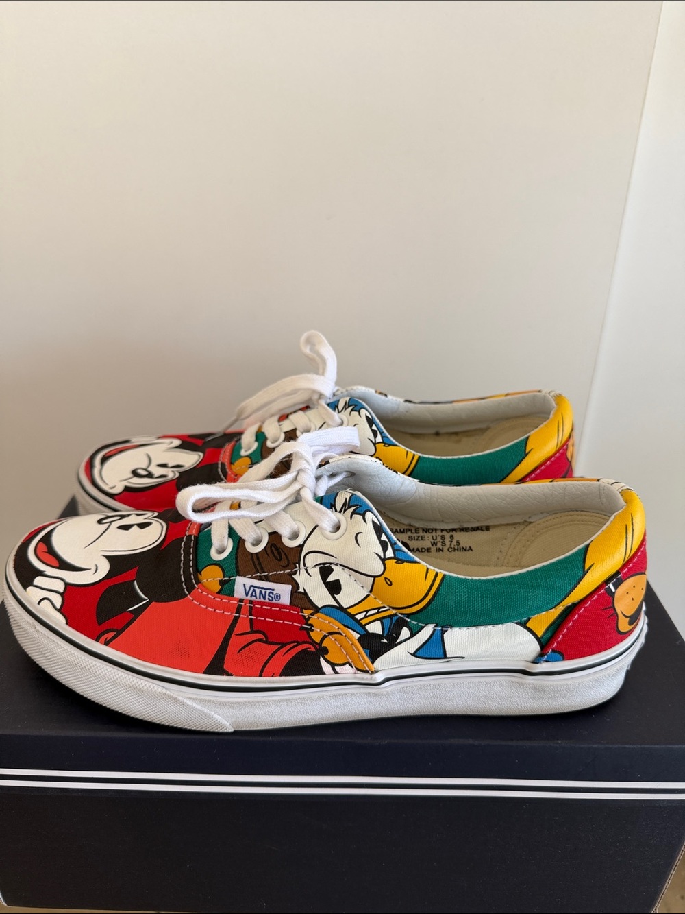 Nike Vans x Disney Era Mickey and Friends Multi Canvas Shoes VN0ZULGHF.